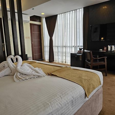 White Park Hotel & Suites 吉大港 外观 照片
